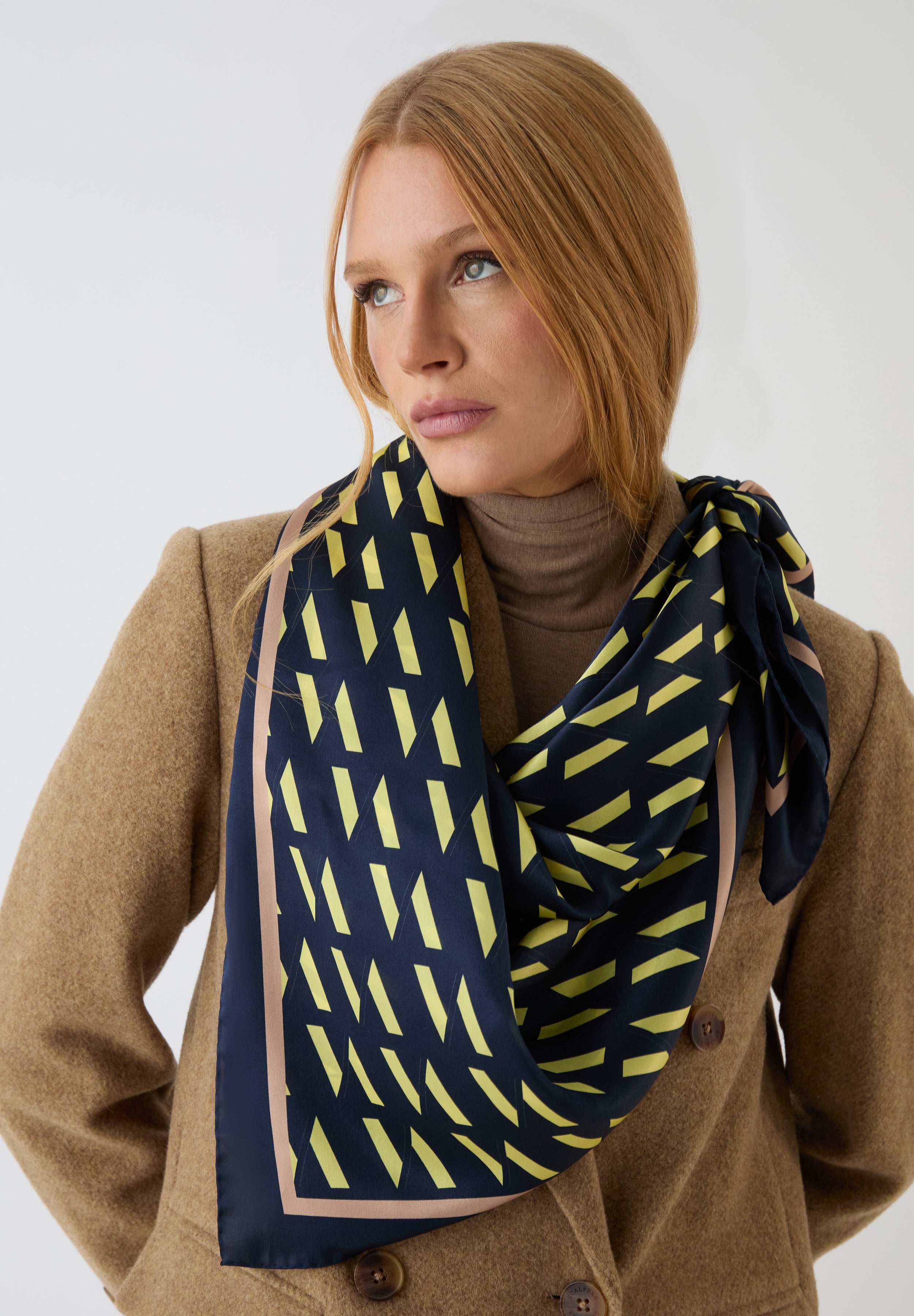 PAÑUELO LOGO AZUL AMA