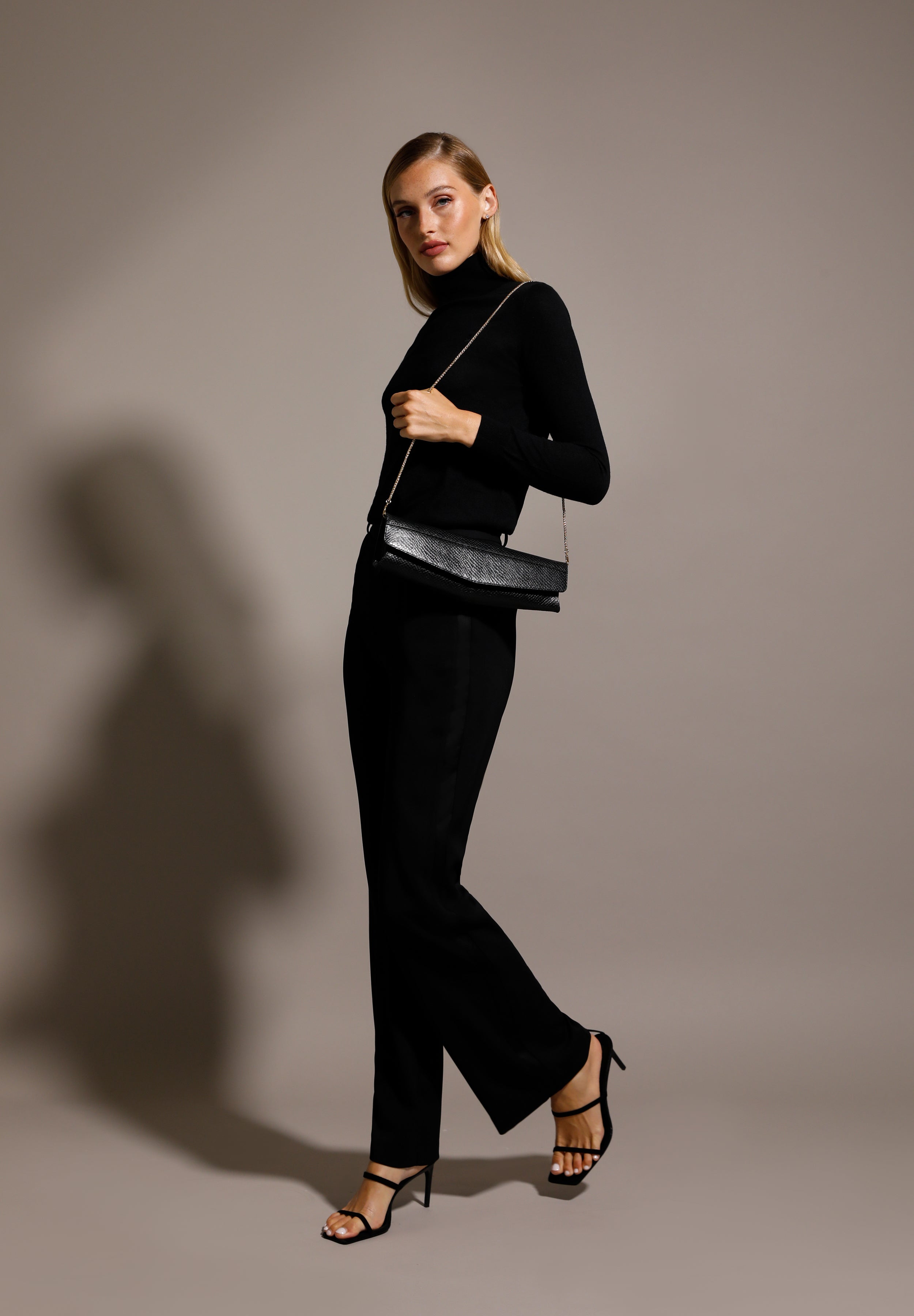 Bolso Baguette serpiente negro