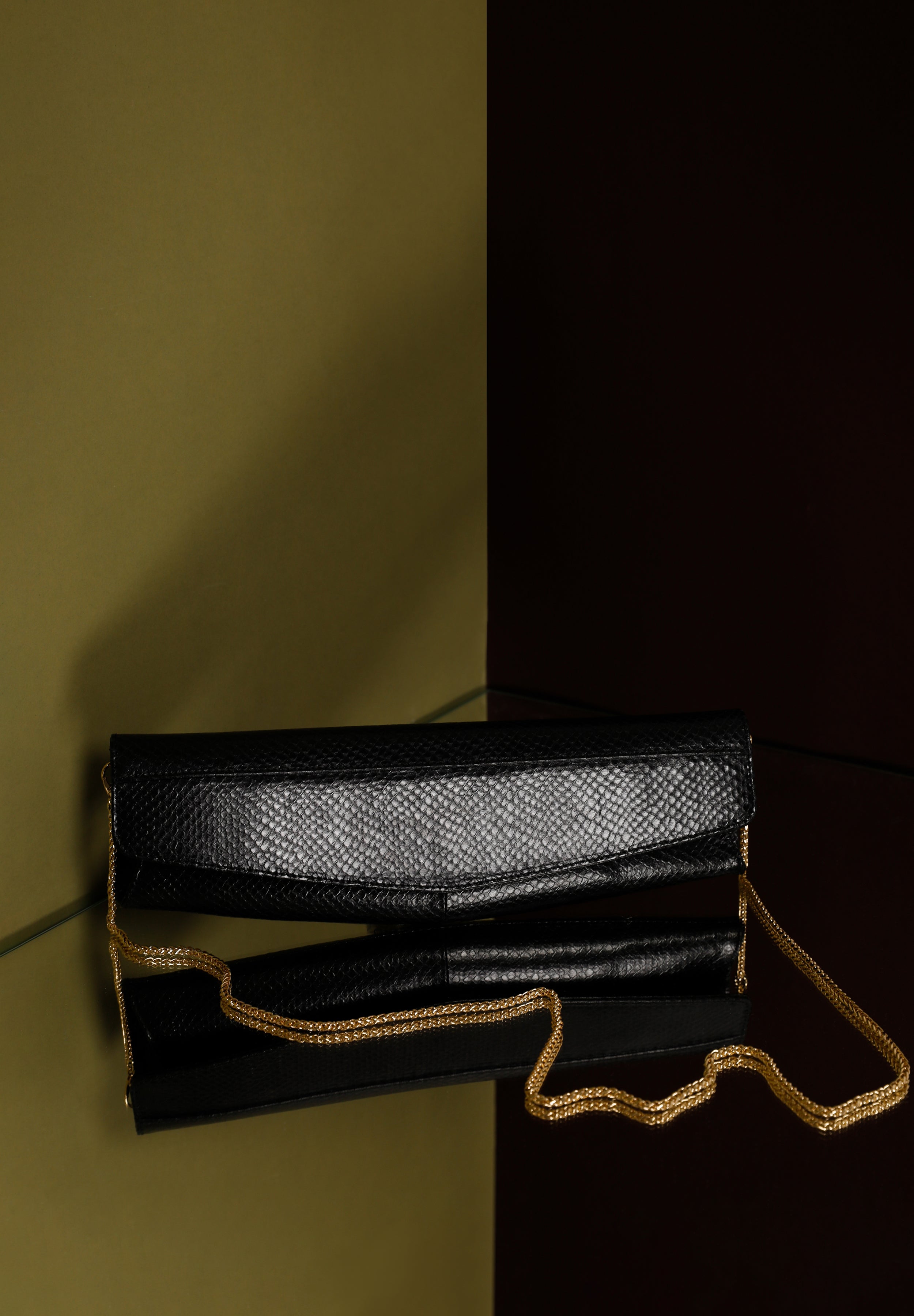 Bolso Baguette serpiente negro