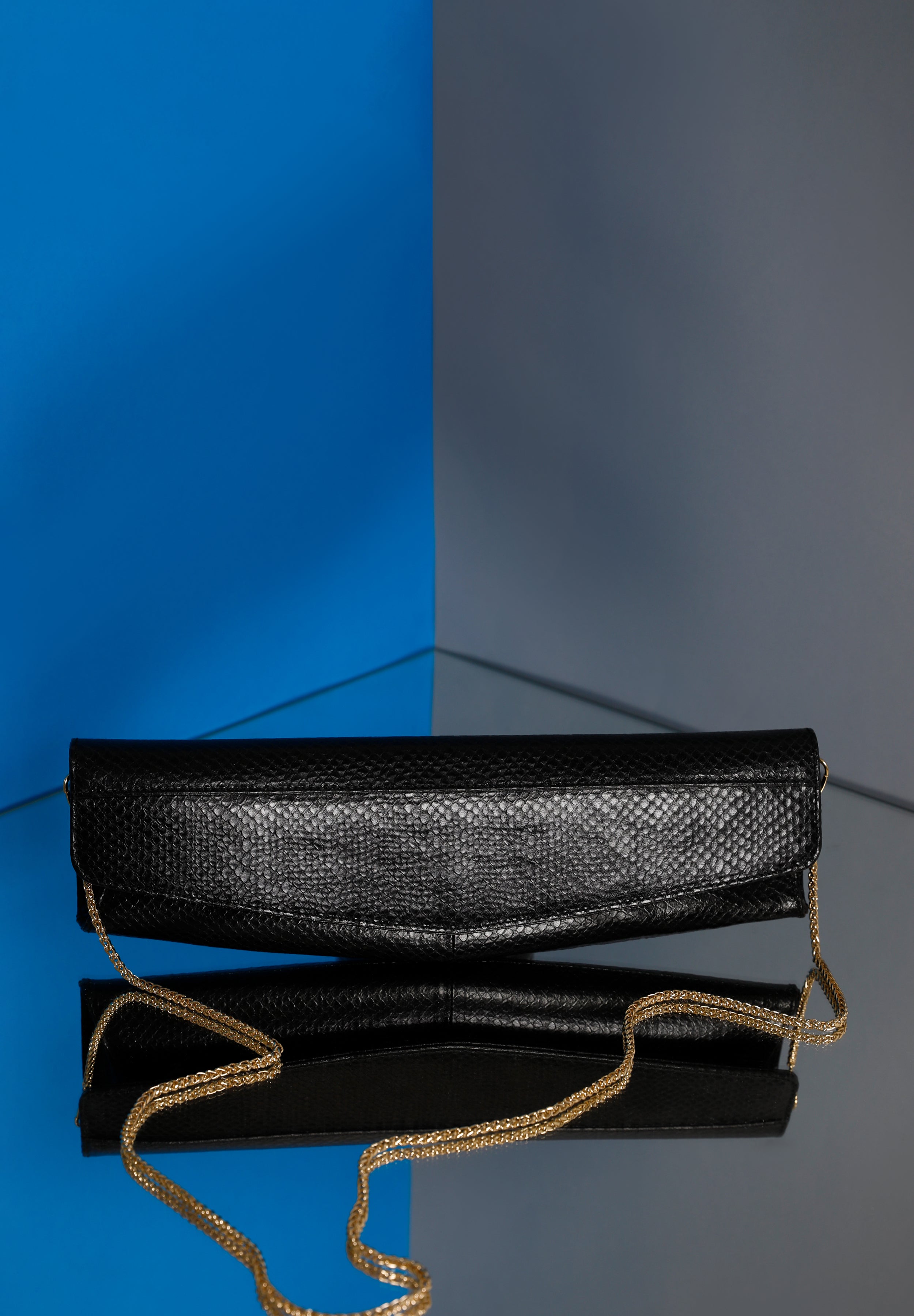 Bolso Baguette serpiente negro