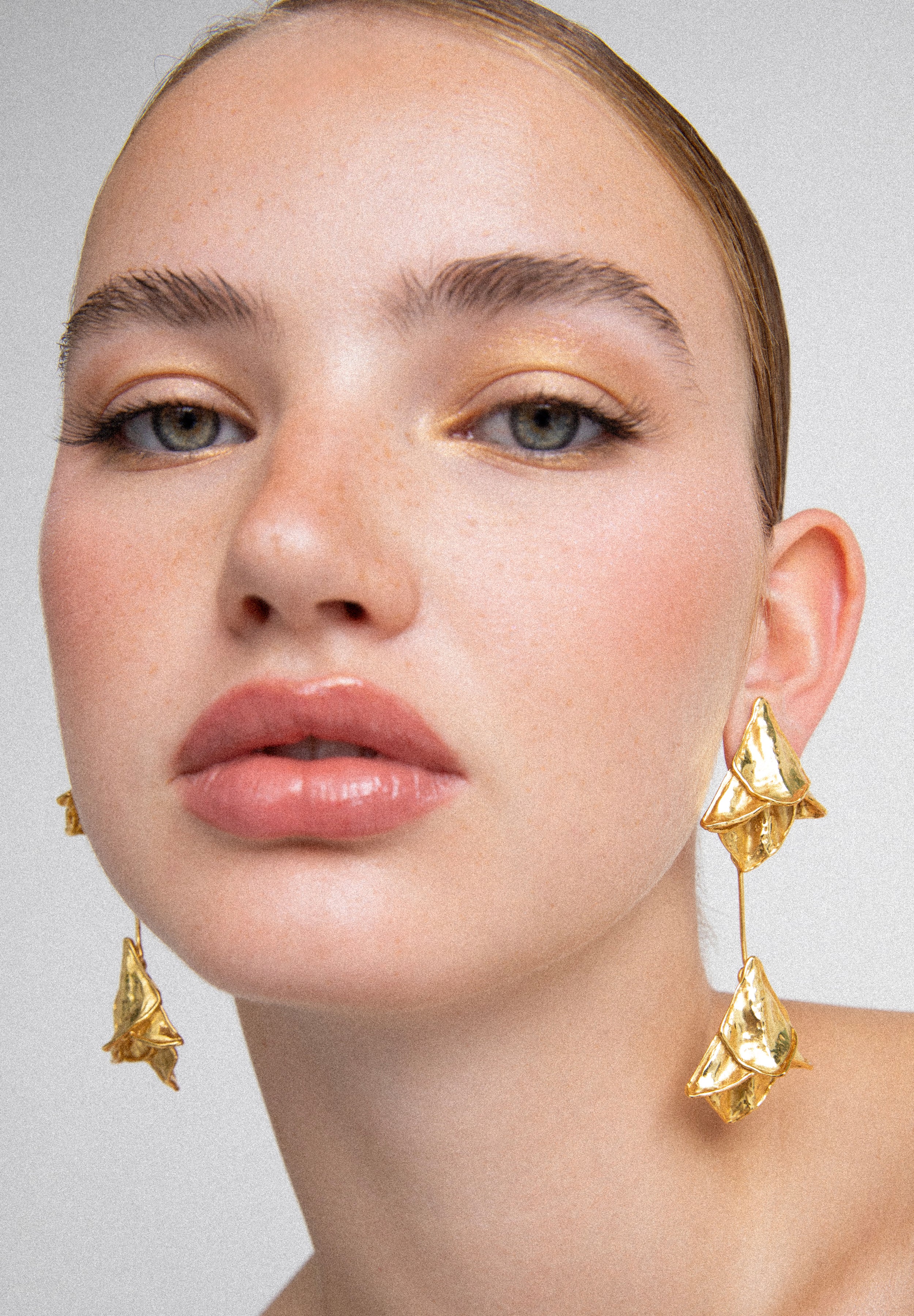 PENDIENTES TULIPA DORADOS