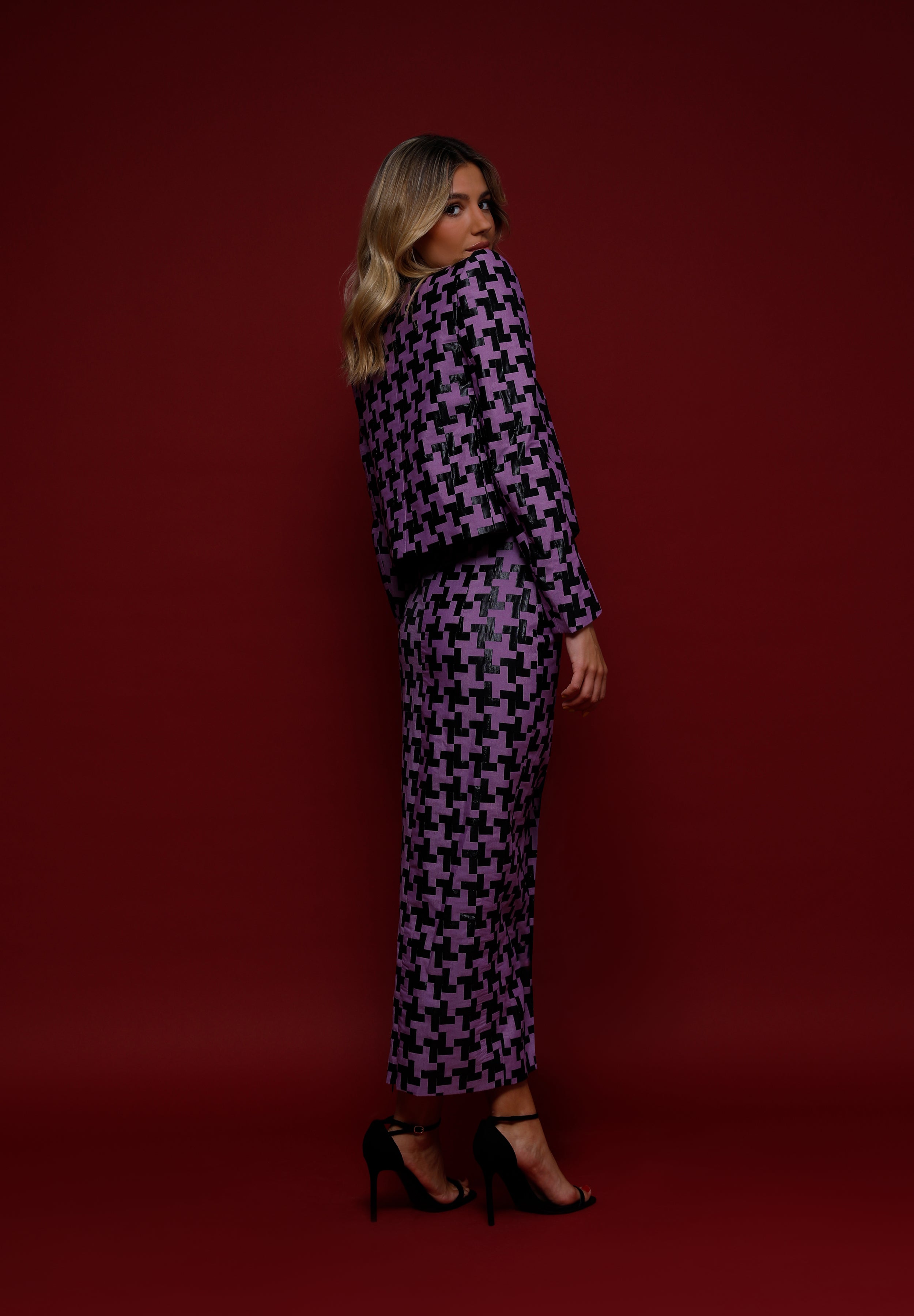 YASTIN FALDA MORADO Y NEGRO