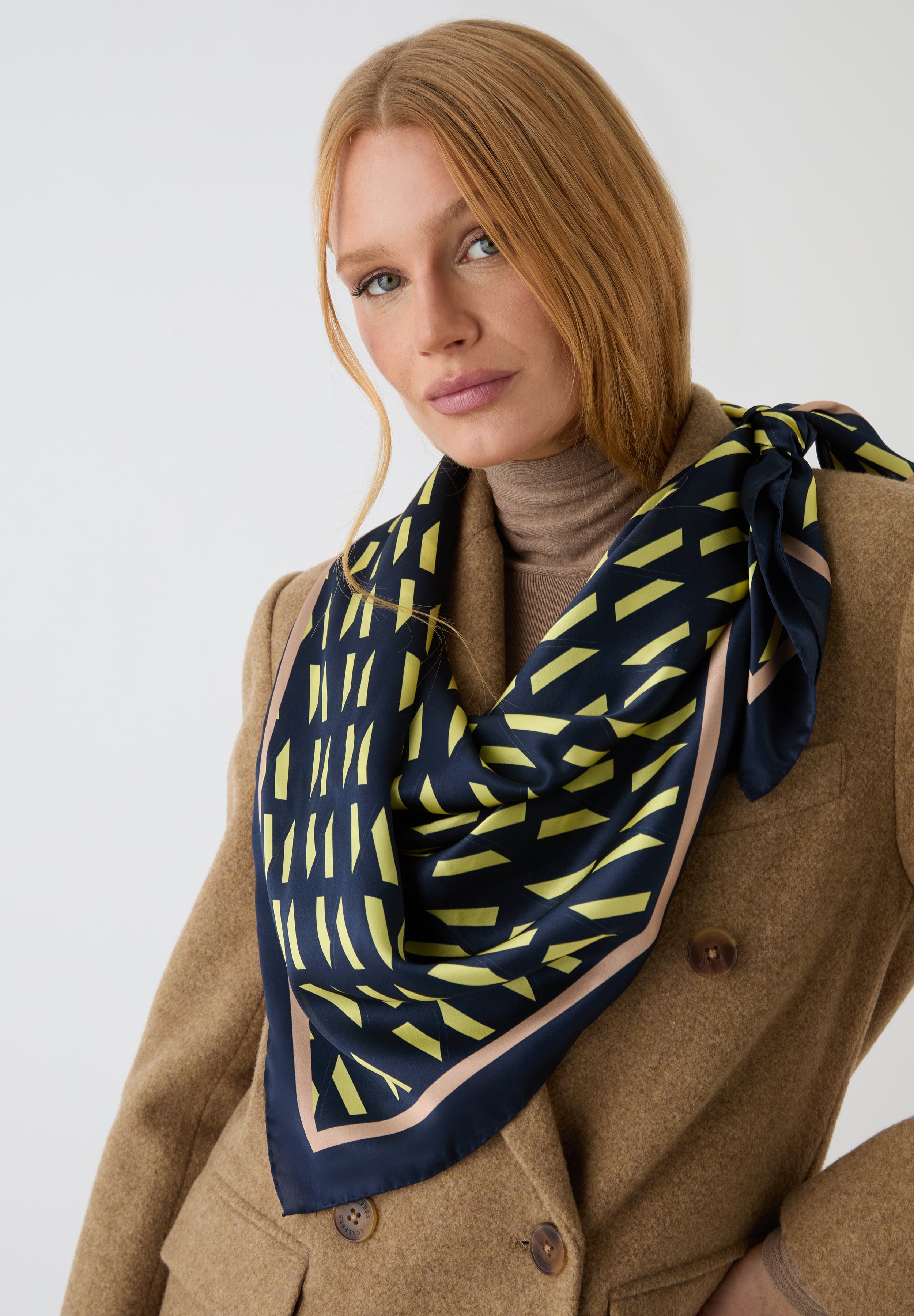 PAÑUELO LOGO AZUL AMA