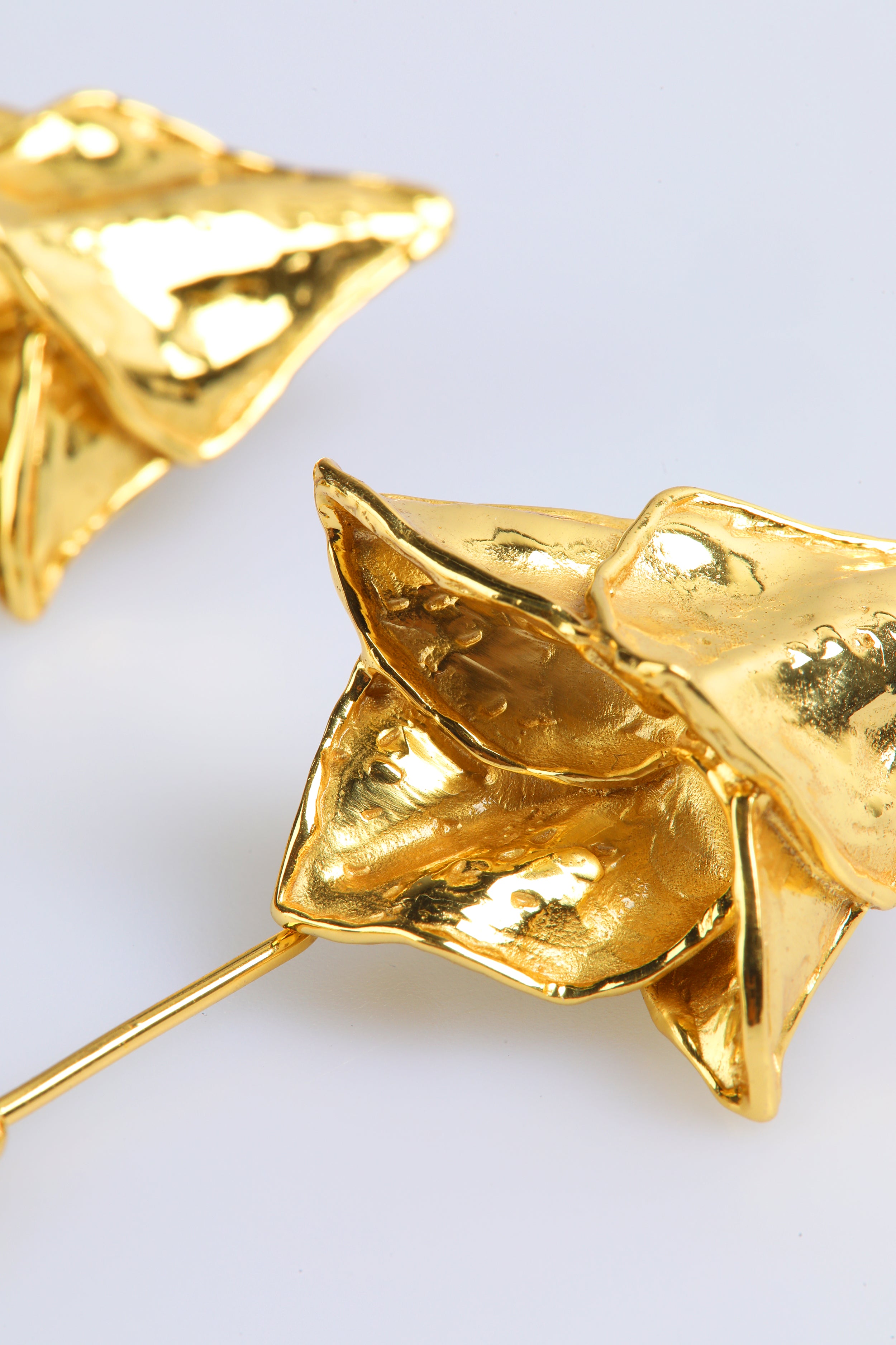 PENDIENTES TULIPA DORADOS