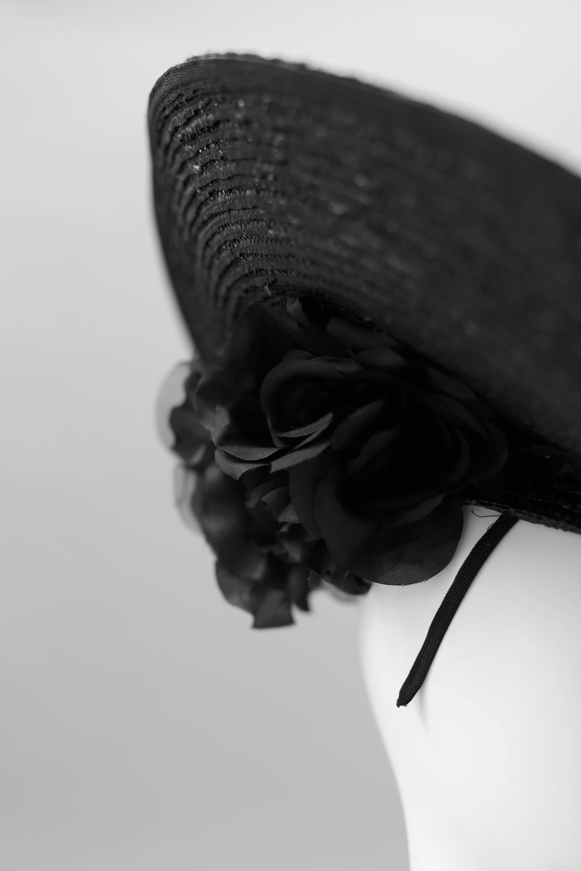 EVA NEGRO ADORNO FLORES