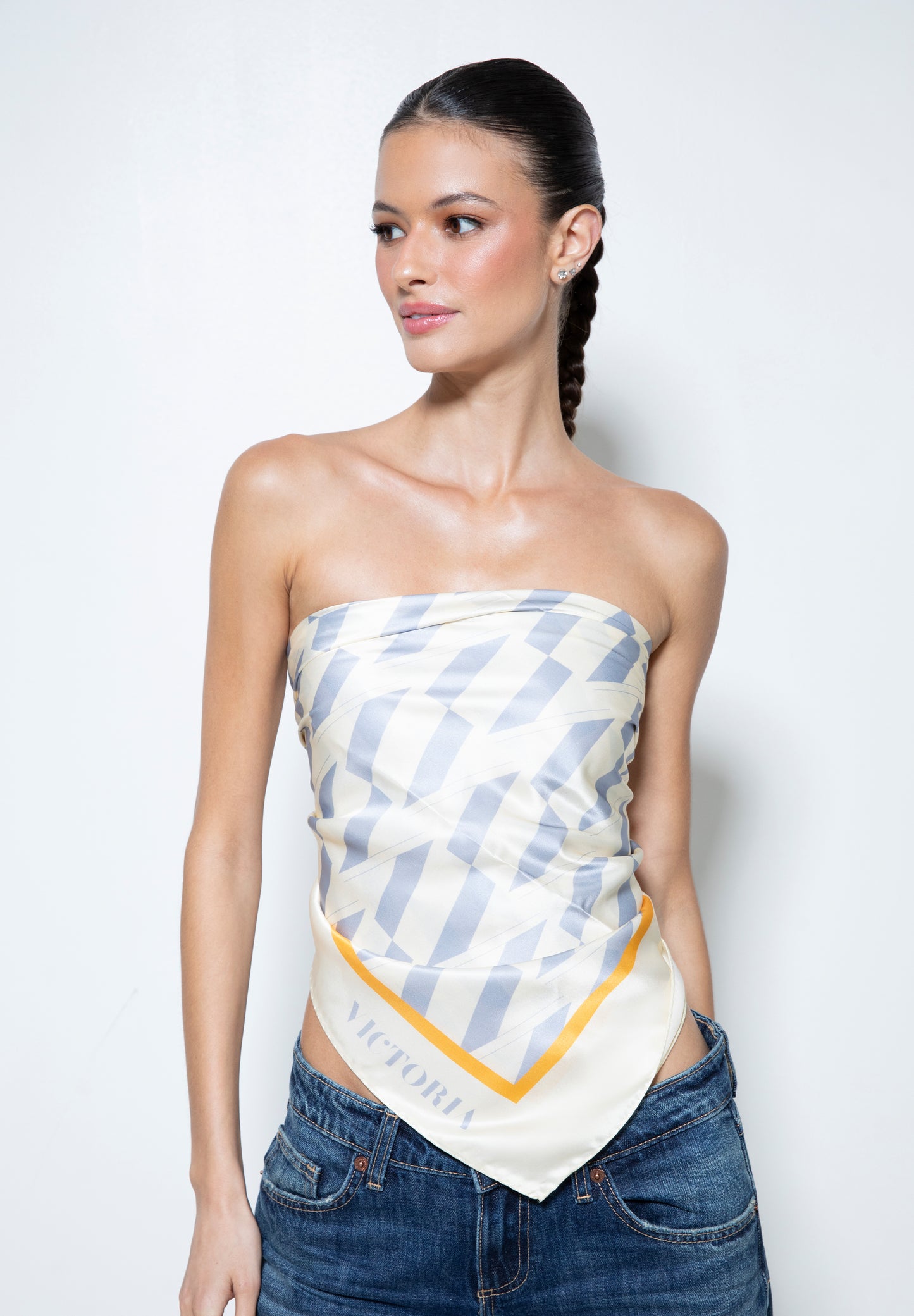 PAÑUELO LOGO BEIGE CELESTE