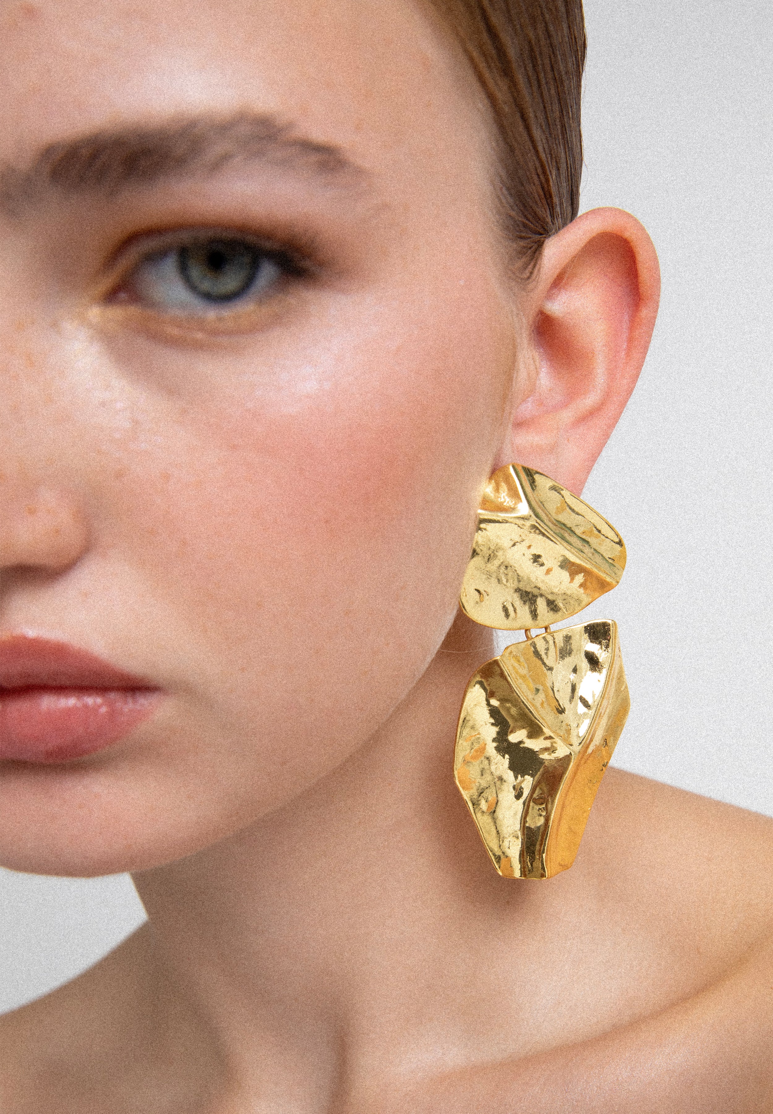 GOLDEN RELIEF EARRINGS