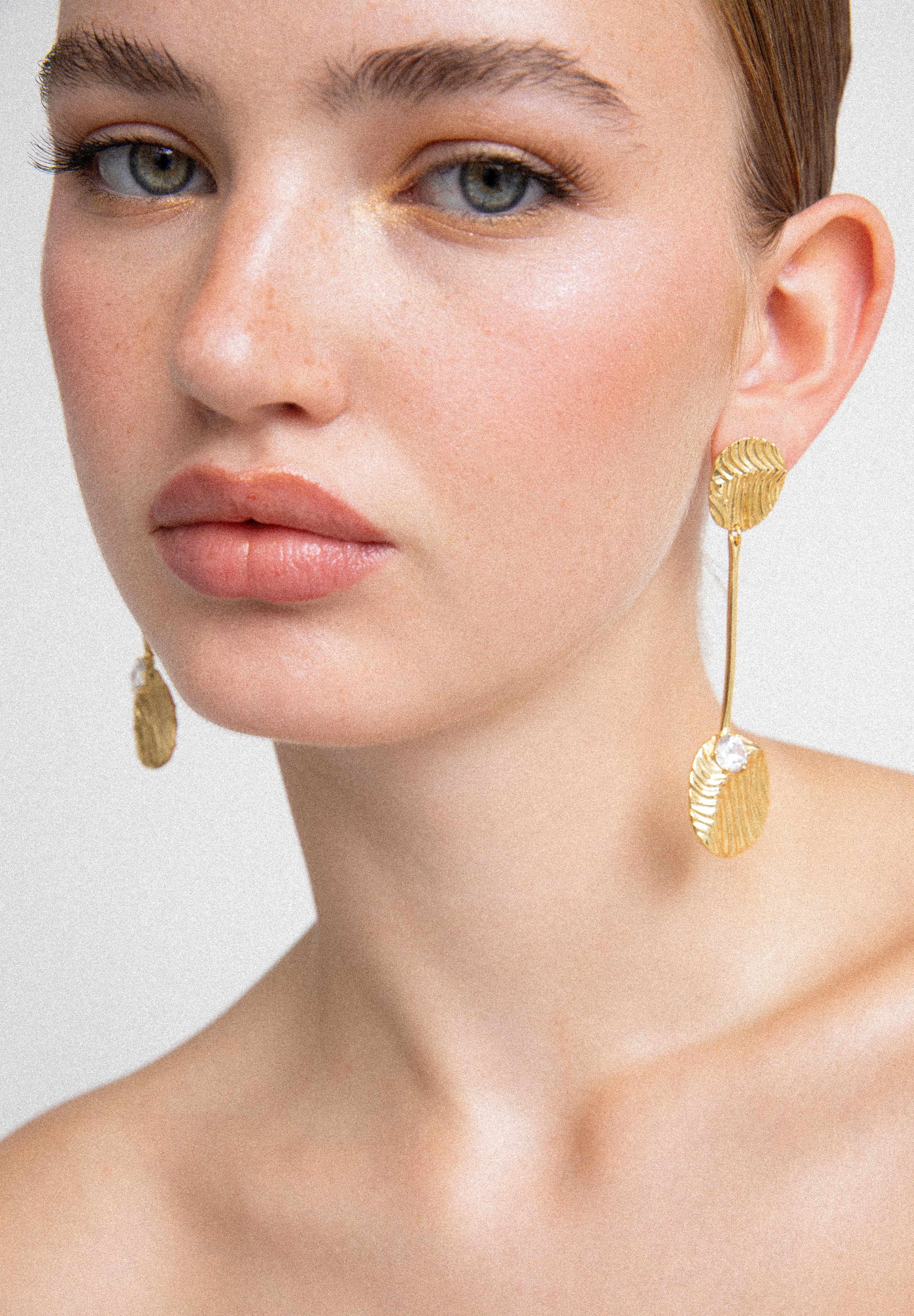 GOLDEN CRYSTAL EARRINGS