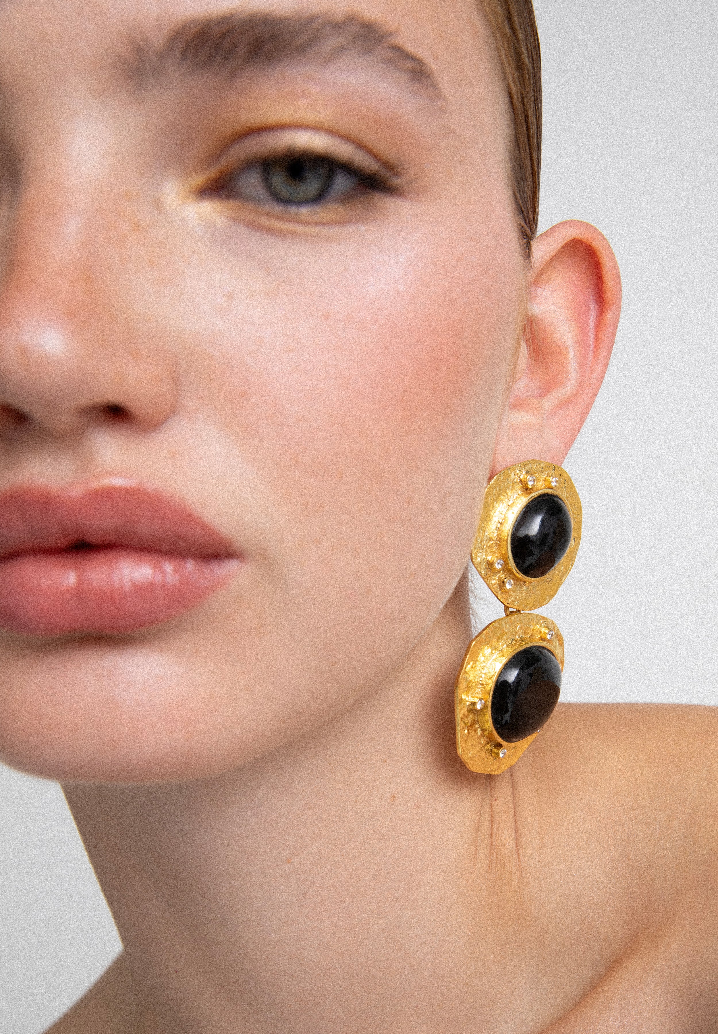 BLACK GOLDEN EARRINGS