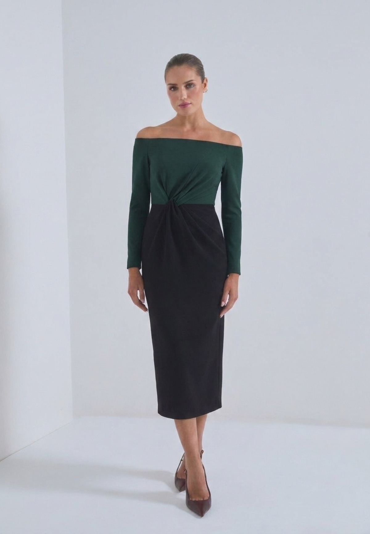 AKIRA GREEN AND BLACK