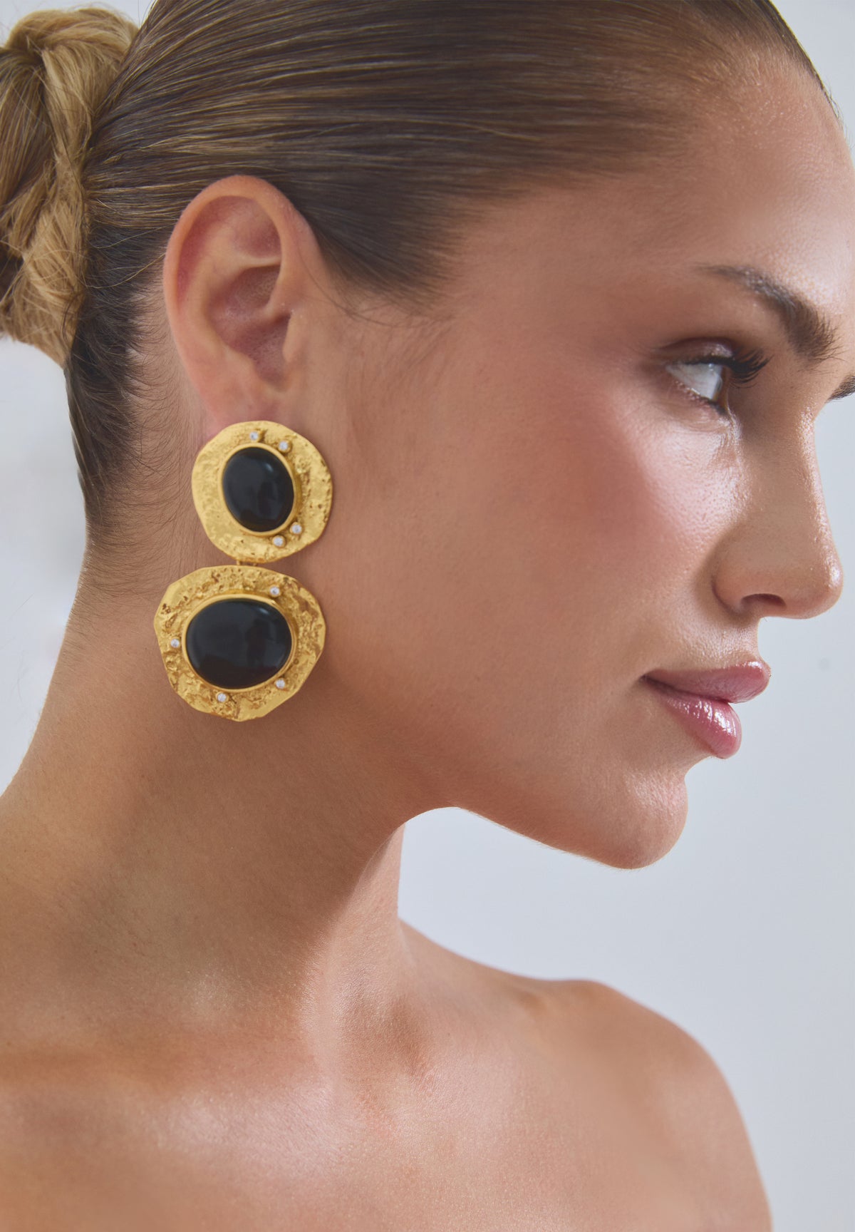 PENDIENTES NEGRO Y DORADO