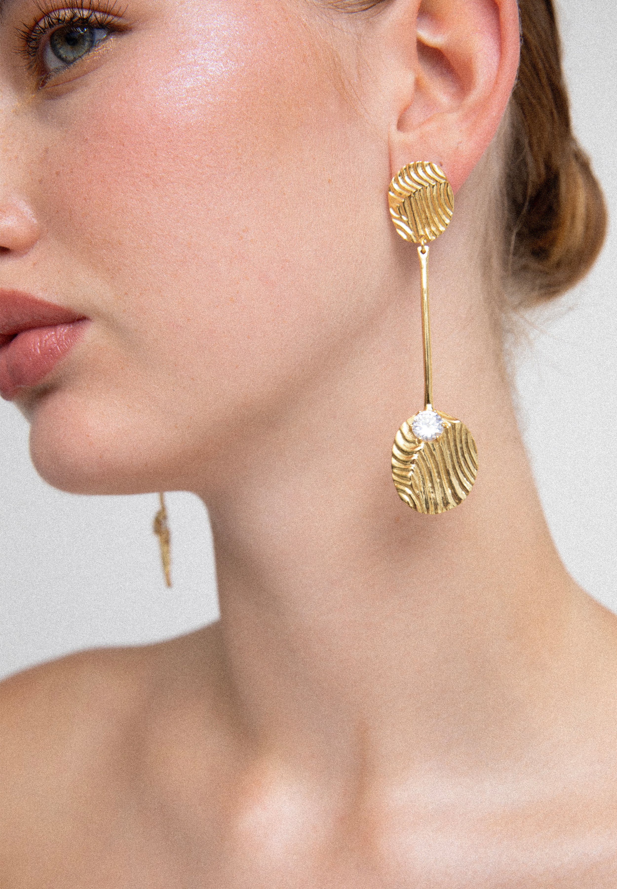 GOLDEN CRYSTAL EARRINGS