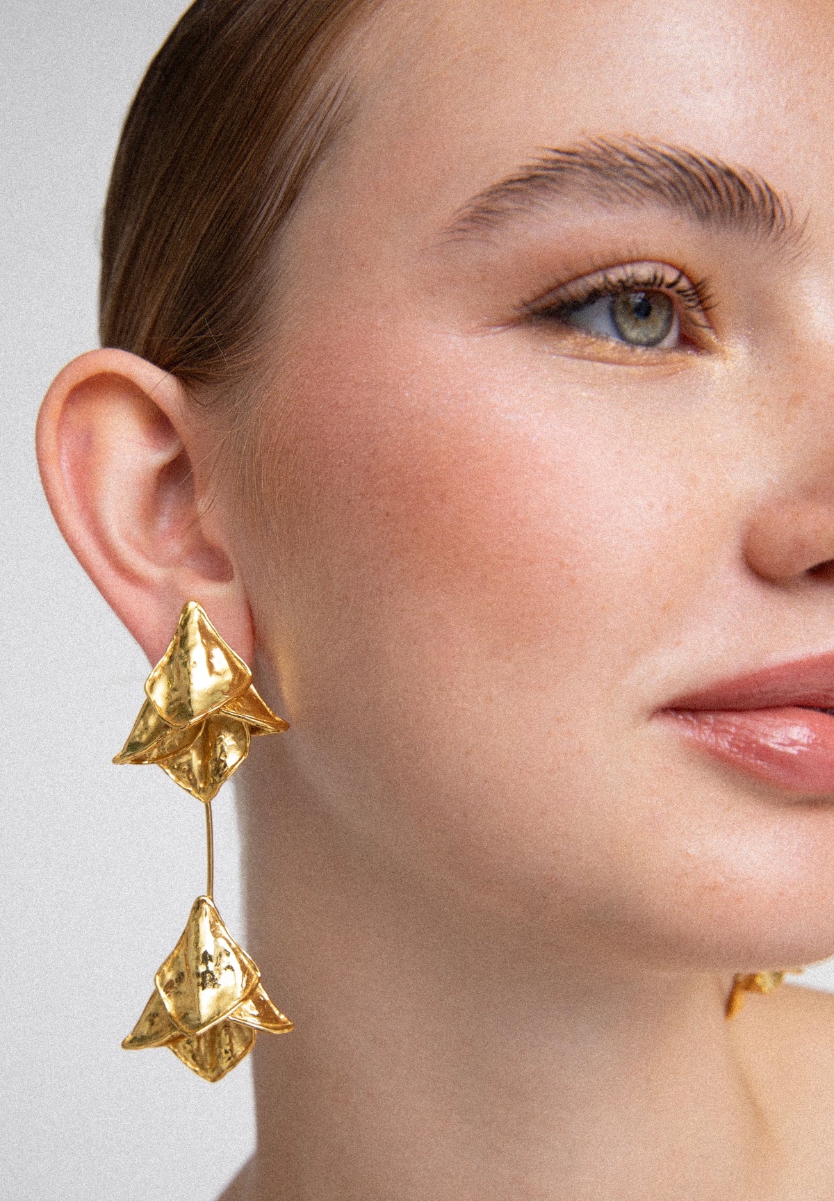 PENDIENTES TULIPA DORADOS