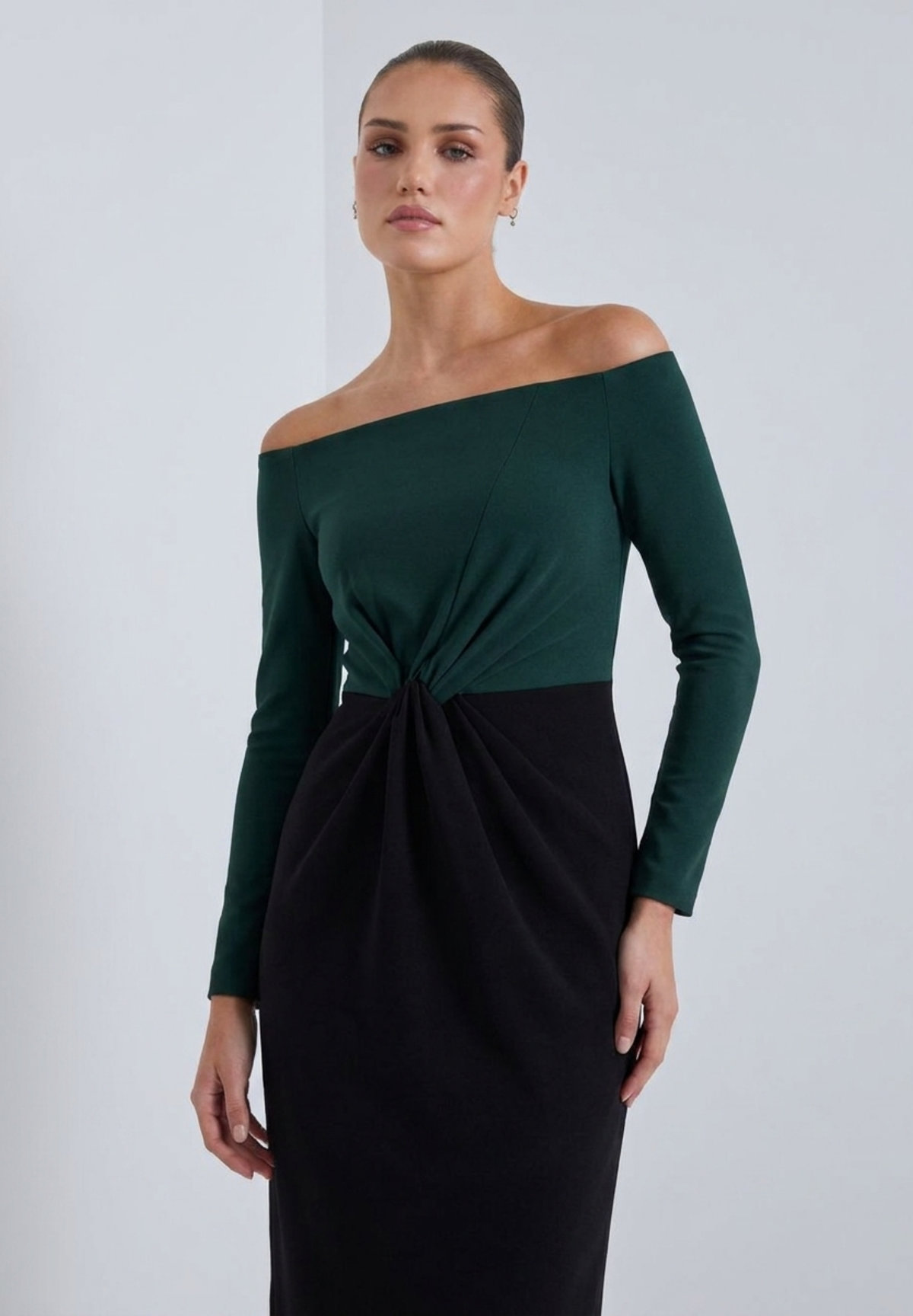 AKIRA GREEN AND BLACK