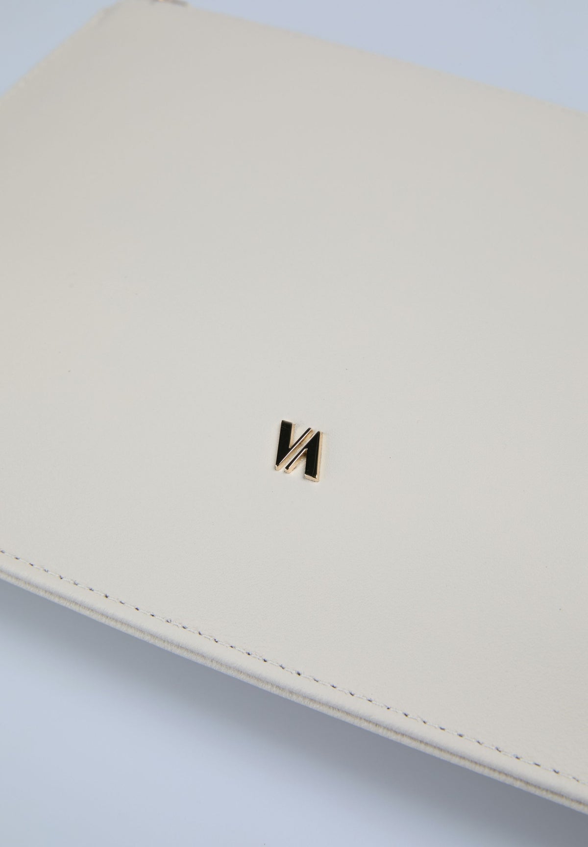 CARTERA COCO GRIS
