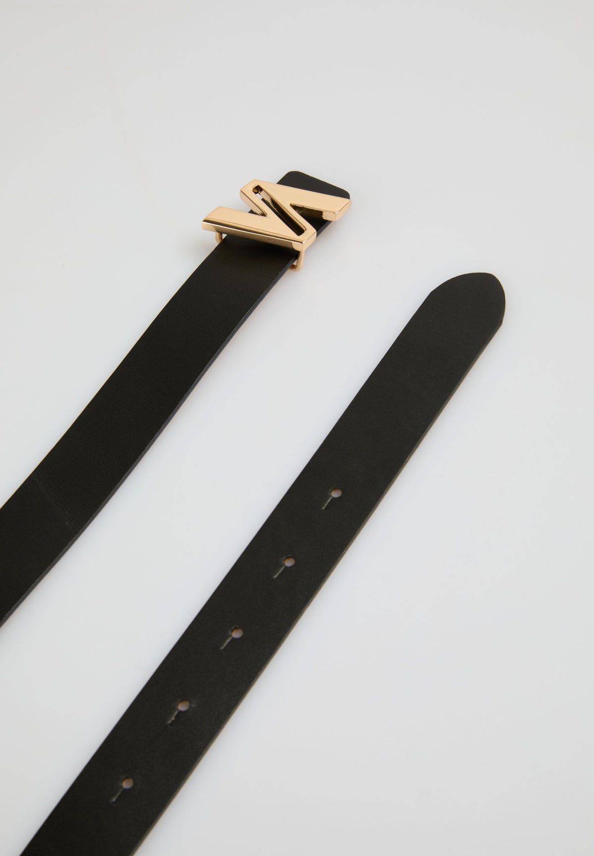 CINTURON PIEL NEGRO LOGO DORADO