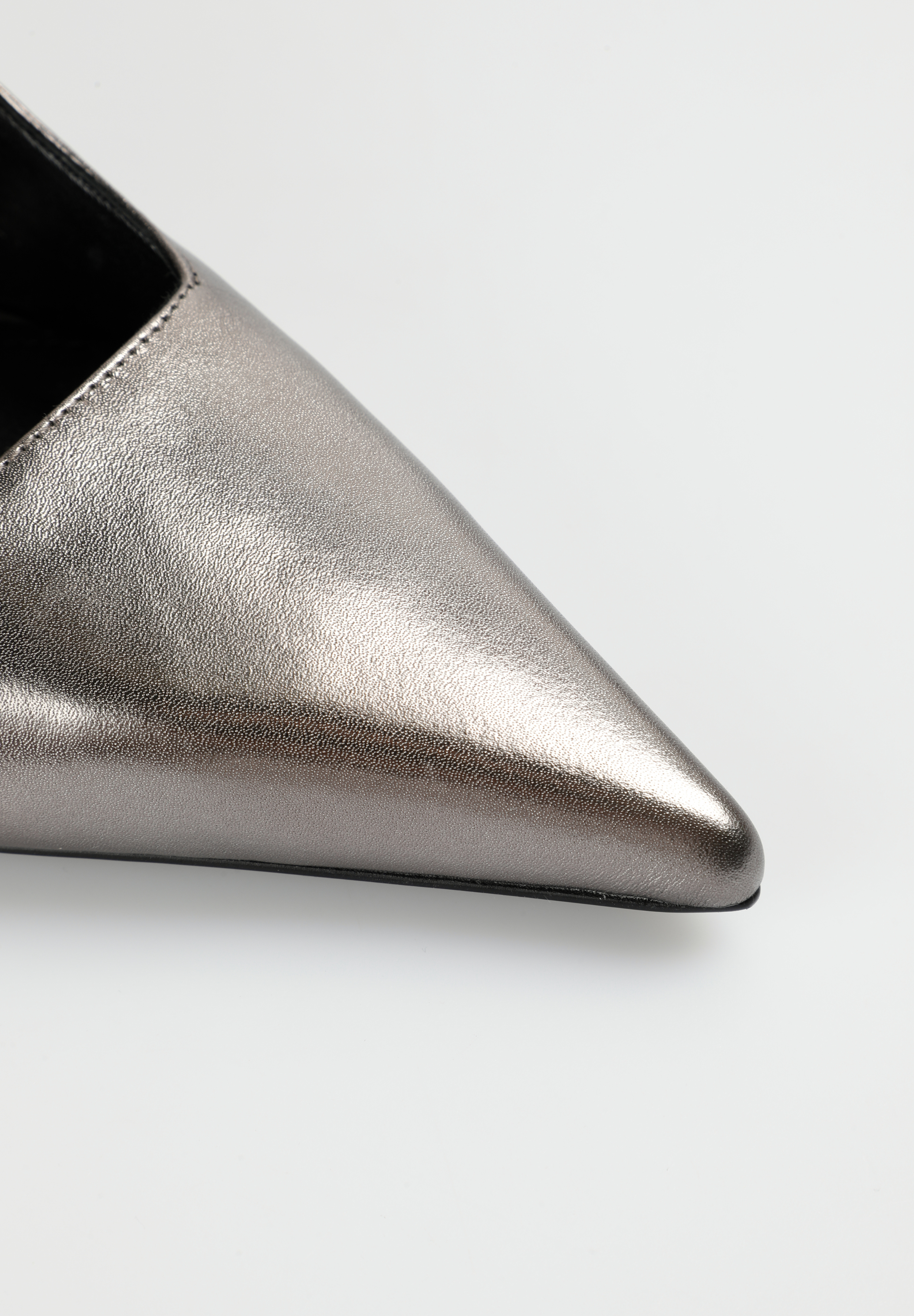 ZAPATO DESTALONADO TACON METALICO SILVER