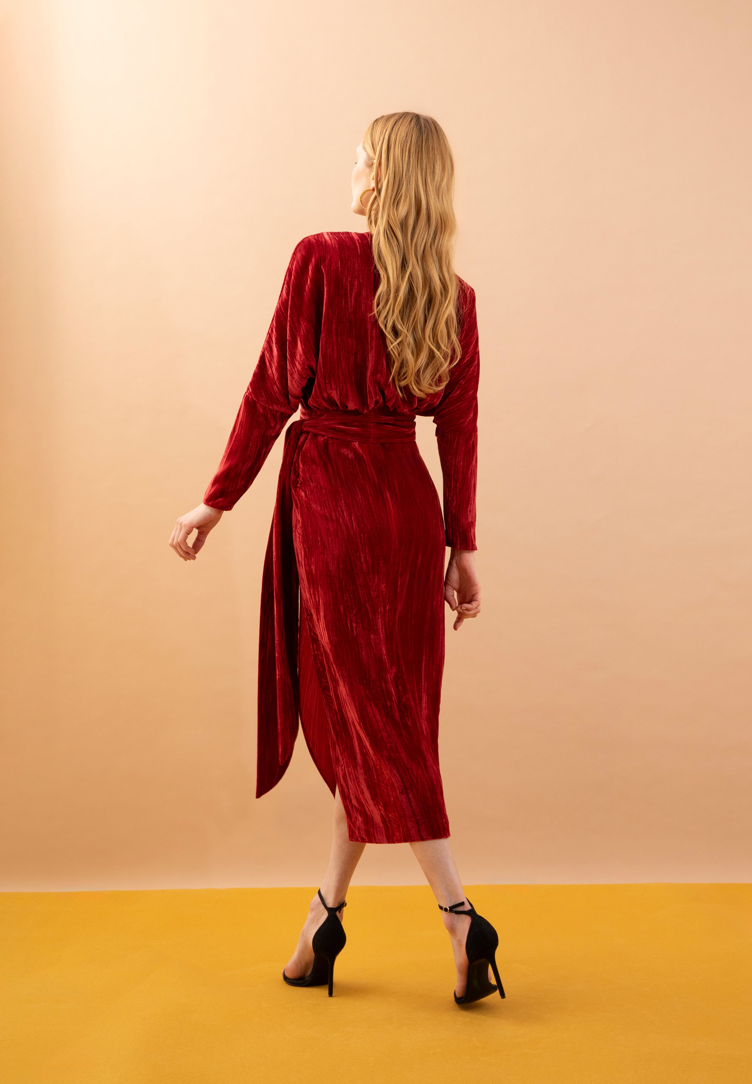 vestido merak burdeos 